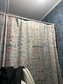 Snapshot of Andricastro chatting on December 27, 1:43 am Andricastro online show from December 27, 1:43 am