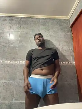 Snapshot of Andricastro chatting on February 5, 12:10 am Andricastro online show from February 5, 12:10 am