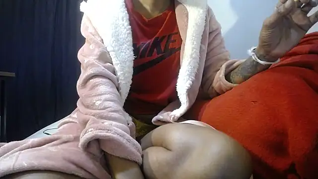 Snapshot of Carameldip chatting on May 7, 4:23 pm Carameldip online show from May 7, 4:23 pm