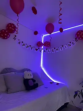 AmmyCollinsW online show from February 15, 6:59 pm