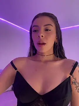 AmmyCollinsW online show from June 11, 8:29 pm