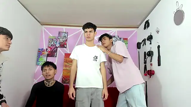 Snapshot of Fresahot2005 chatting on December 19, 7:40 pm Fresahot2005 online show from December 19, 7:40 pm