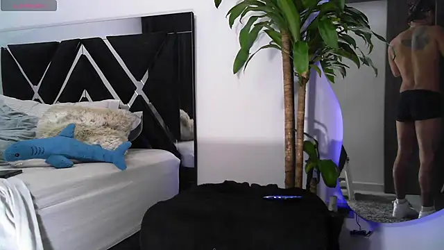 LeooBigBoy online show from February 21, 4:18 am