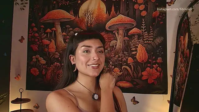 Snapshot of 6Briela9_ chatting on May 15, 6:15 pm 6Briela9 online show from May 15, 6:15 pm