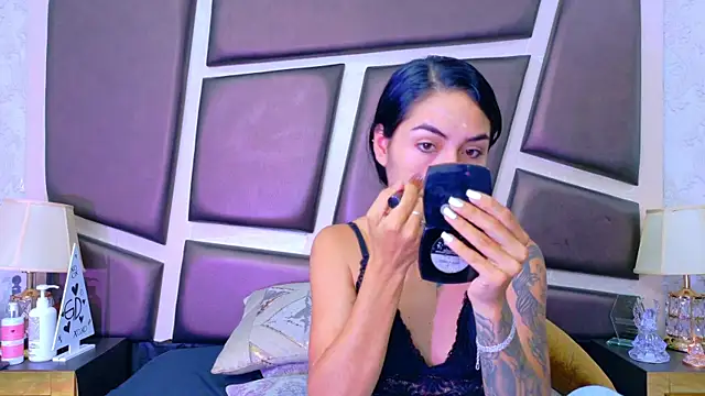 Snapshot of NicoleEsposito chatting on May 9, 12:32 pm NicoleEsposito online show from May 9, 12:32 pm