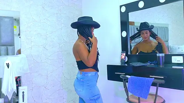 Snapshot of AlisonJaimes chatting on October 9, 1:42 pm AlisonJaimes online show from October 9, 1:42 pm