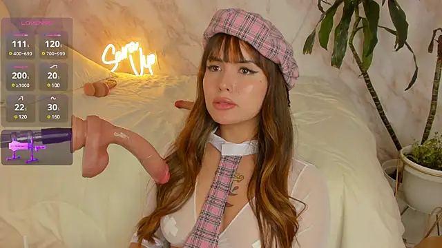 Saravipper1 online show from December 8, 7:15 am