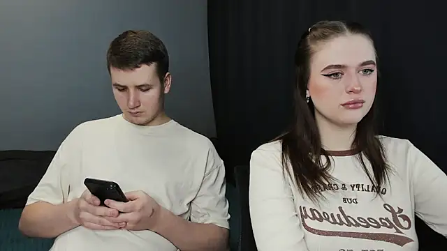 Snapshot of Pinku_kitsune chatting on February 21, 3:01 am Pinku kitsune online show from February 21, 3:01 am