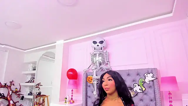 HaileeRoberts online show from October 22, 12:38 pm