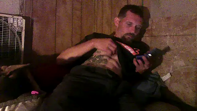 Snapshot of luke_thighwalker2469 chatting on April 19, 7:40 am luke thighwalker2469 online show from April 19, 7:40 am