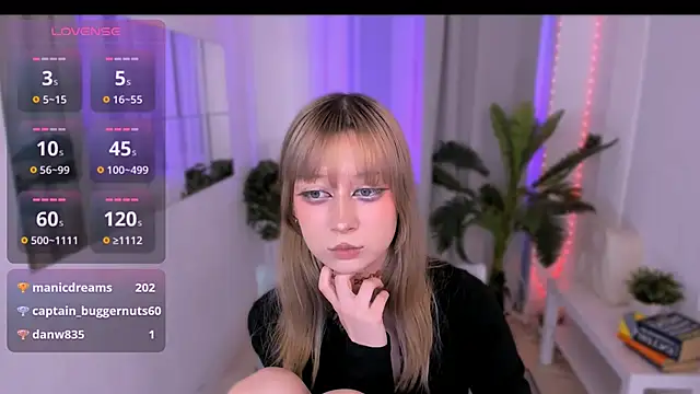SaintGirl online show from March 16, 11:57 pm