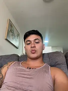 Snapshot of Cristopher_strong chatting on May 15, 2:13 pm Cristopher strong online show from May 15, 2:13 pm