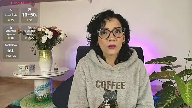 Elliee  online show from February 13, 12:43 pm