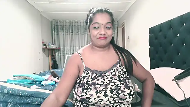 Snapshot of Indianmayaxoxo chatting on May 12, 7:05 am Indianmayaxoxo online show from May 12, 7:05 am