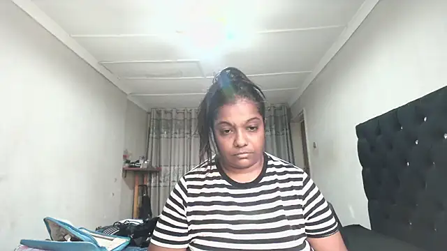 Snapshot of Indianmayaxoxo chatting on May 26, 12:01 pm Indianmayaxoxo online show from May 26, 12:01 pm