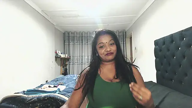 Snapshot of Indianmayaxoxo chatting on June 6, 4:55 pm Indianmayaxoxo online show from June 6, 4:55 pm