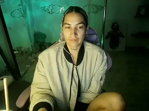 Snapshot of mandy_berrys chatting on June 22, 7:38 am mandy berrys online show from June 22, 7:38 am