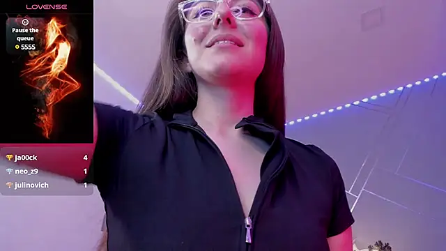 Ich Bin Julia online show from December 8, 7:43 pm