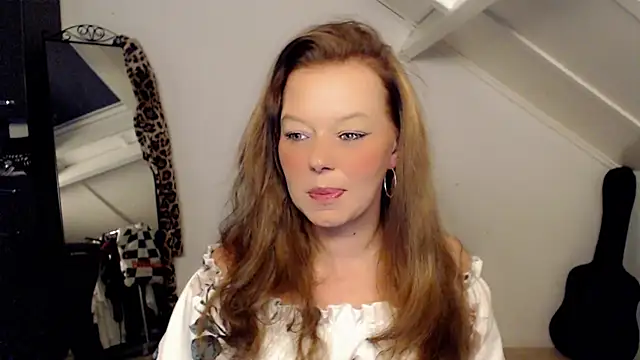 Snapshot of roxanna24 chatting on March 14, 9:09 pm roxanna24 online show from March 14, 9:09 pm