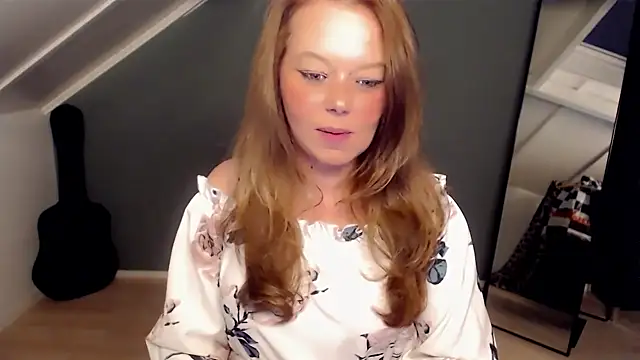 Snapshot of roxanna24 chatting on March 30, 7:59 pm roxanna24 online show from March 30, 7:59 pm