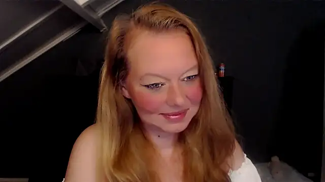 Snapshot of roxanna24 chatting on May 16, 9:13 pm roxanna24 online show from May 16, 9:13 pm