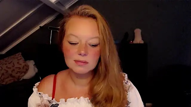 Snapshot of roxanna24 chatting on May 31, 7:59 pm roxanna24 online show from May 31, 7:59 pm