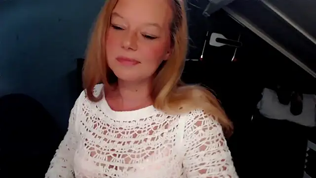 Snapshot of roxanna24 chatting on June 2, 5:48 pm roxanna24 online show from June 2, 5:48 pm