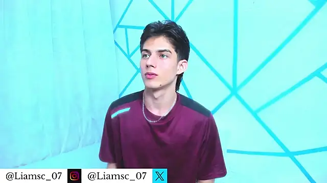Snapshot of liam_scott77 chatting on May 29, 8:40 pm liam scott77 online show from May 29, 8:40 pm