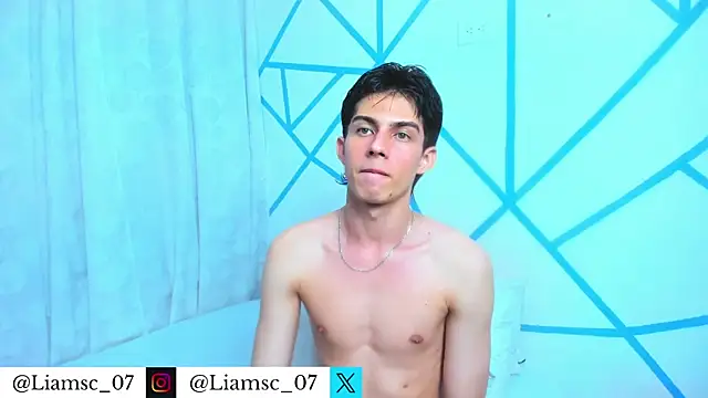 Snapshot of liam_scott77 chatting on July 12, 2:13 am liam scott77 online show from July 12, 2:13 am