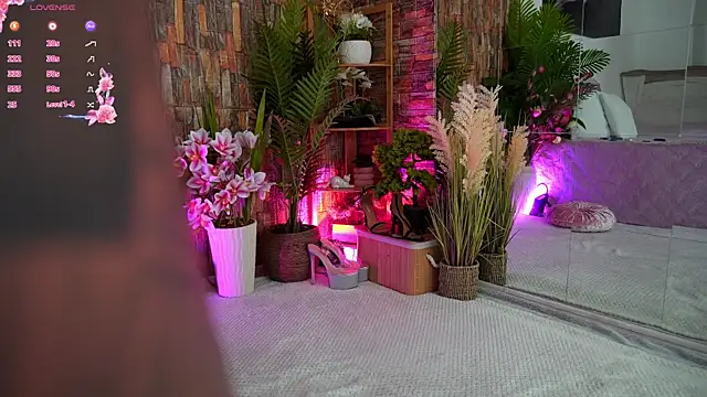 EmilyHudsson 1 online show from September 22, 5:37 pm