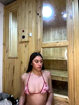 Snapshot of Barbielatinas chatting on October 14, 3:40 am Barbielatinas online show from October 14, 3:40 am