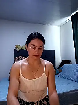 renata hot1 online show from November 20, 1:44 pm