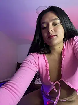 Snapshot of cristina1800 chatting on June 7, 4:27 am cristina1800 online show from June 7, 4:27 am