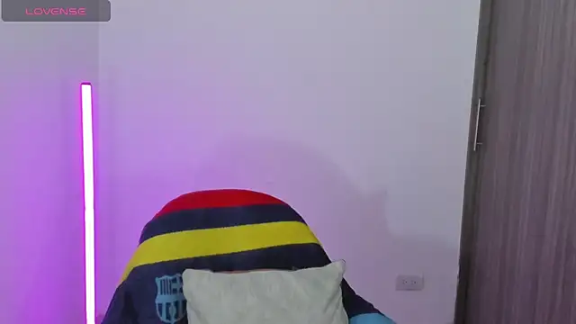 Snapshot of Natasha_su_ chatting on March 5, 5:03 am Natasha su online show from March 5, 5:03 am