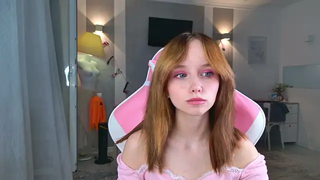 b4by LoL1 online show from November 14, 2:38 pm