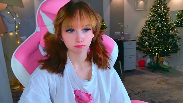 b4by LoL1 online show from January 6, 3:38 pm