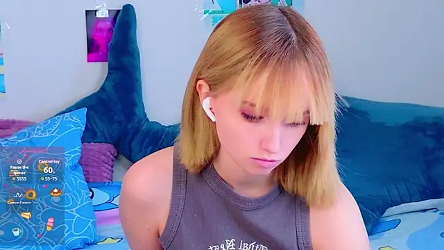 b4by LoL1 online show from August 6, 12:51 pm
