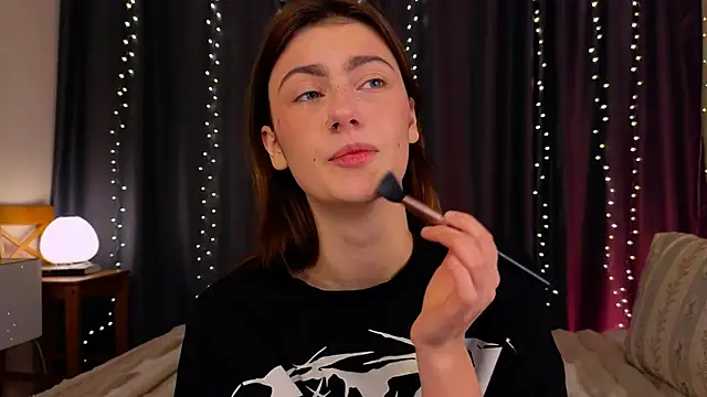 Snapshot of tomorrows_day chatting on February 7, 9:40 pm tomorrows day online show from February 7, 9:40 pm