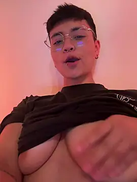 Snapshot of Ashley_Chriss chatting on December 22, 12:07 am Ashley Chriss online show from December 22, 12:07 am