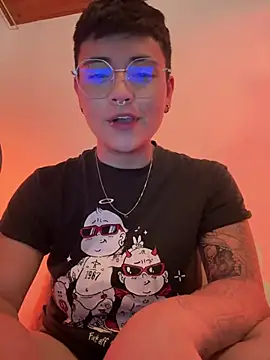 Snapshot of Ashley_Chriss chatting on December 23, 3:40 am Ashley Chriss online show from December 23, 3:40 am