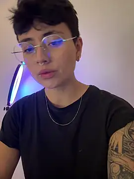 Snapshot of Ashley_Chriss chatting on March 9, 11:03 am Ashley Chriss online show from March 9, 11:03 am