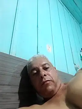 gordonunes online show from December 15, 8:40 am