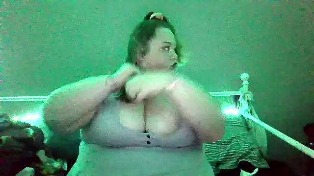 Snapshot of _GodessIsabella_97 chatting on September 23, 7:00 am GodessIsabella 97 online show from September 23, 7:00 am