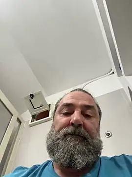 Snapshot of ros217 chatting on September 30, 3:17 pm ros217 online show from September 30, 3:17 pm