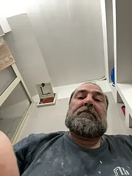 Snapshot of ros217 chatting on October 14, 2:29 pm ros217 online show from October 14, 2:29 pm