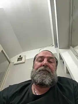 Snapshot of ros217 chatting on November 8, 2:50 pm ros217 online show from November 8, 2:50 pm