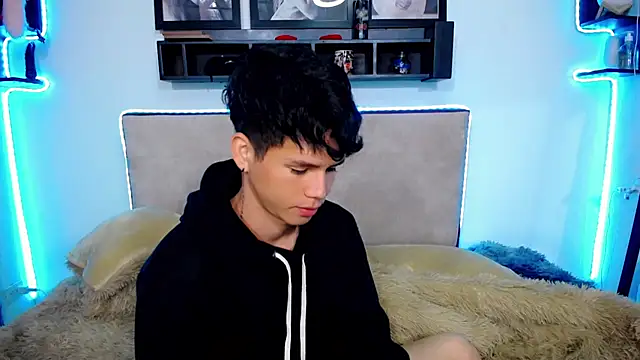 Tayson Rivers online show from December 5, 9:39 am