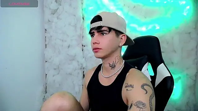 Tayson Rivers online show from November 30, 10:58 pm