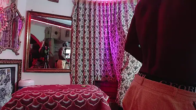 Siriss boyrag online show from December 3, 1:30 am