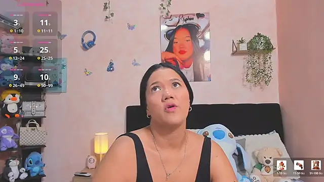 Snapshot of sara_mendez2 chatting on June 10, 12:44 am sara mendez2 online show from June 10, 12:44 am